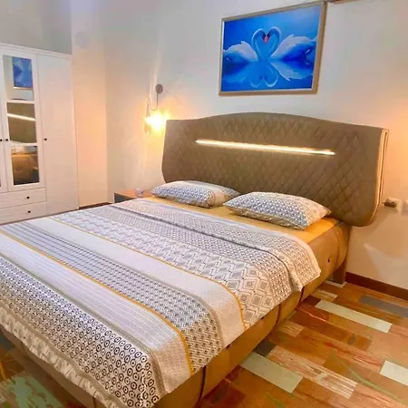 Apartment Licensed ,jazzy Class 3 Bedrooms Homes 100mb Wi-fi *